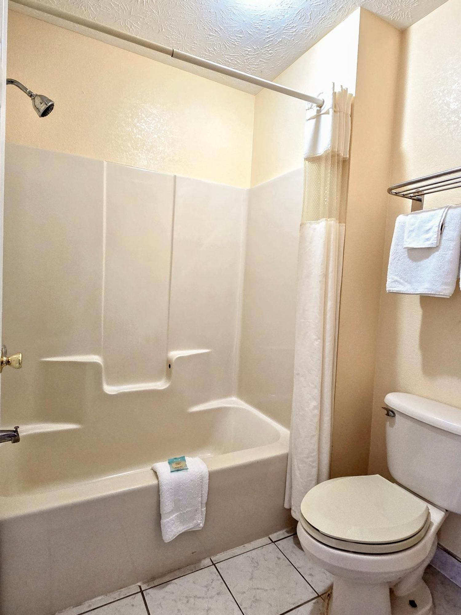 Garden Inn And Suites Near Callaway Gardens Pine Mountain Eksteriør billede