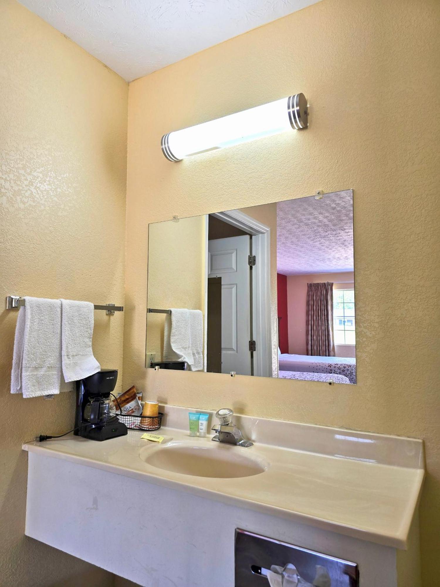 Garden Inn And Suites Near Callaway Gardens Pine Mountain Eksteriør billede